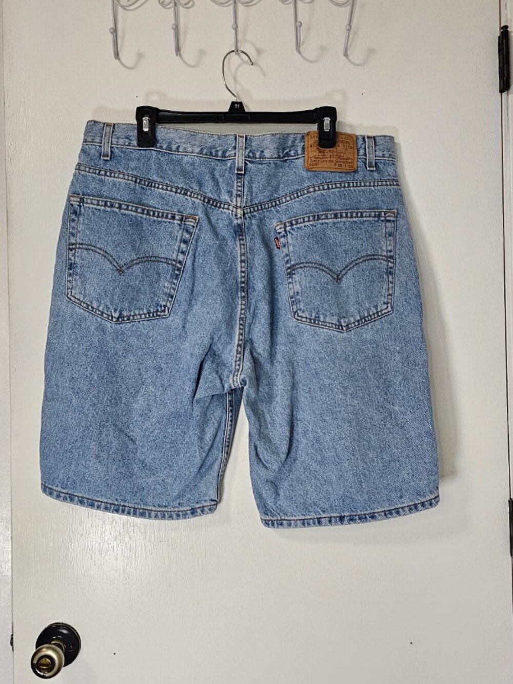 Levi's 505 Regular Fit Denim Jean Light Wash Vintage Style Shorts Men's Size 40 - Picture 3 of 5